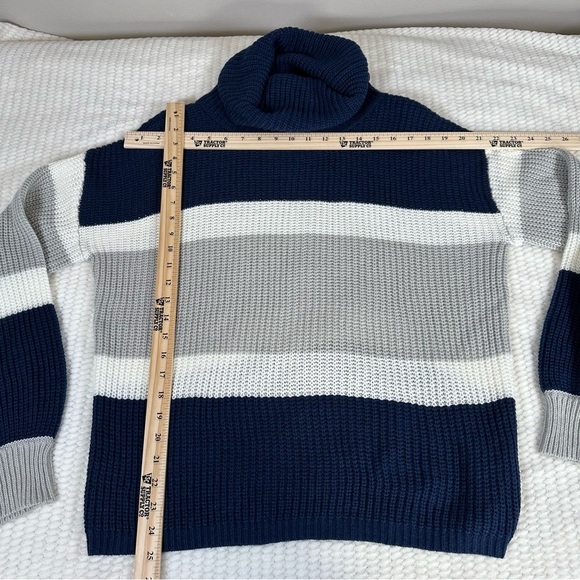 Pink Lily Womens M Oversized Fit Bulky Blue Silver Turtleneck Sweater Heavy - Picture 9 of 11